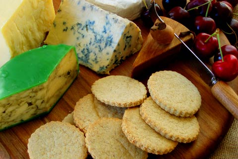 Savoury oatmeal biscuits | Rainbow Cooking